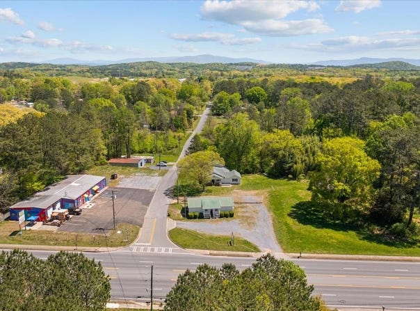 3052 Cleveland Hwy, DALTON, GA 30721