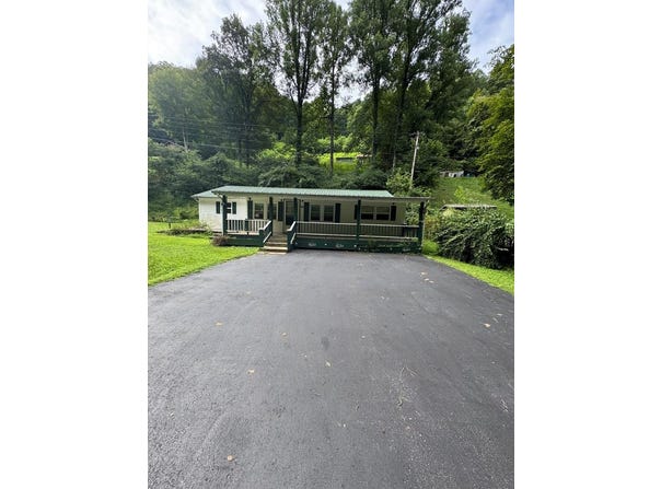 96 Alpha Branch, Inez, KY 41224