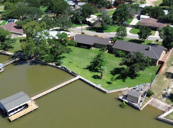 348 Carlson CIR, Buchanan Dam, TX 78609