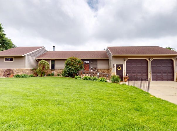 401 CENTENNIAL DR, Cherokee, IA 51012