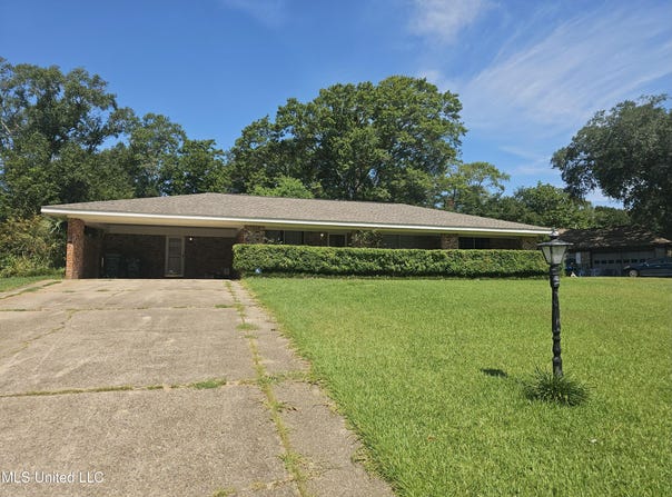 11391 Pine Drive, Gulfport, MS 39503