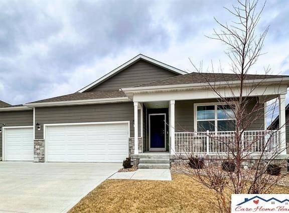 4512 Lawnwood, Papillion, NE 68133