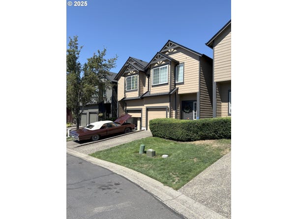 5856 SE WOODLAND Dr, Gresham, OR 97080
