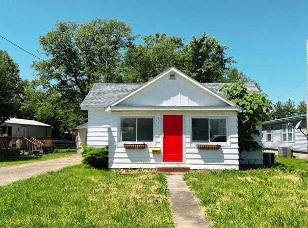 815 N Laurel St, Fairfield, IL 62837
