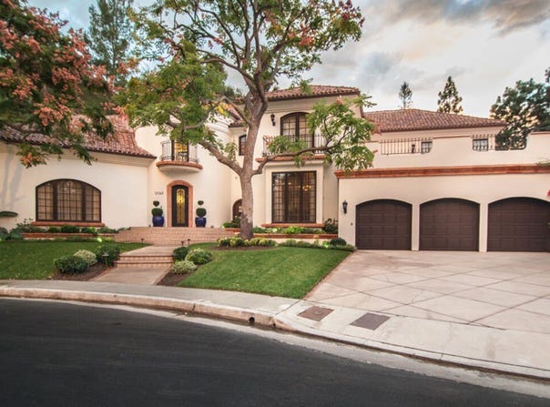 12140 Summit, Beverly Hills, CA 90210