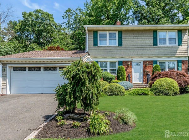 30 Daniel Drive, Matawan, NJ 07747
