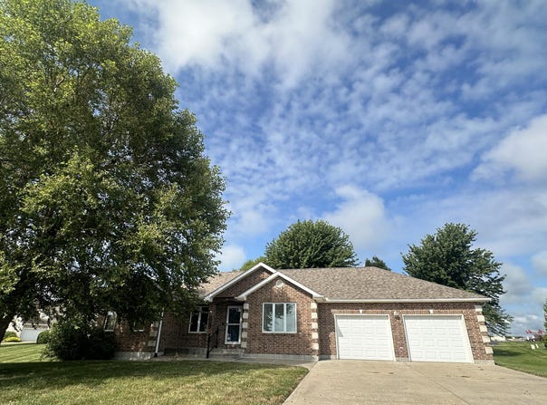2541 Cypress Dr., Marshall, MO 65340