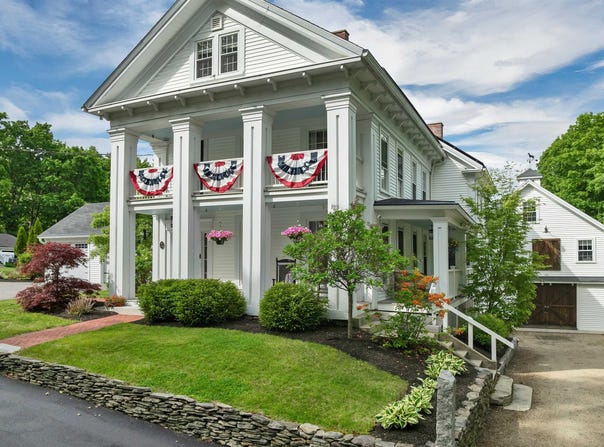 153 N Main Street, Wolfeboro, NH 03894