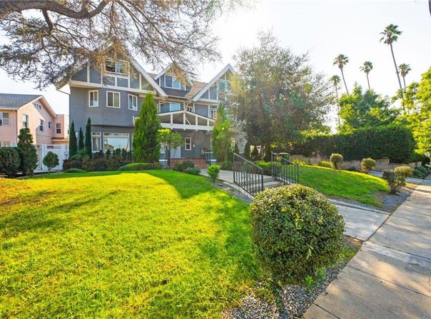 4440 Victoria, Los Angeles, CA 90019