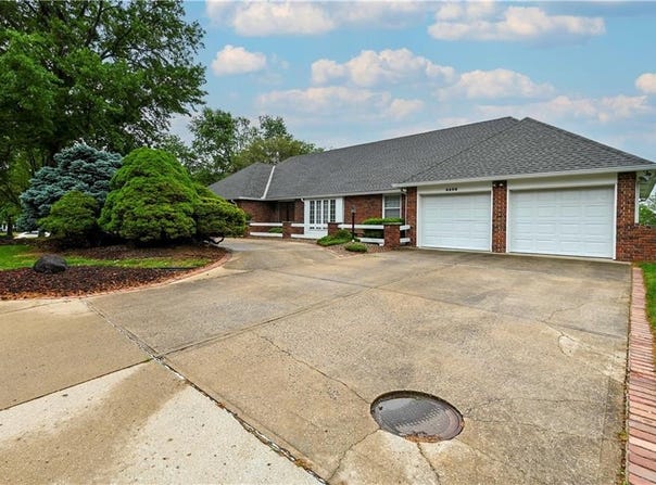 4406 South Stonecrest Circle, St Joseph, MO 64506