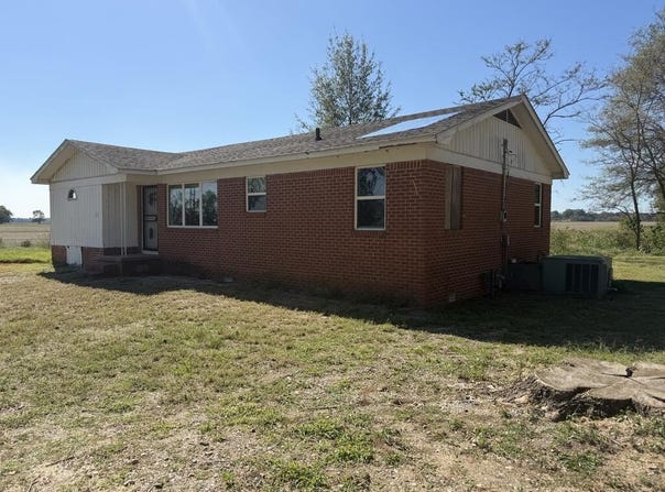 303 Law 511 Rd, Hoxie, AR 72433