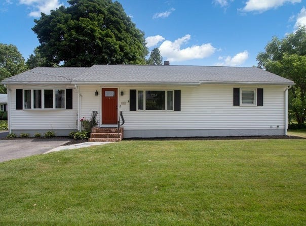 121 Alfred Lord Blvd, Taunton, MA 02780