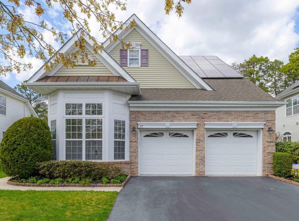 23 Lewis Dr Dr, Mays Landing, NJ 08330