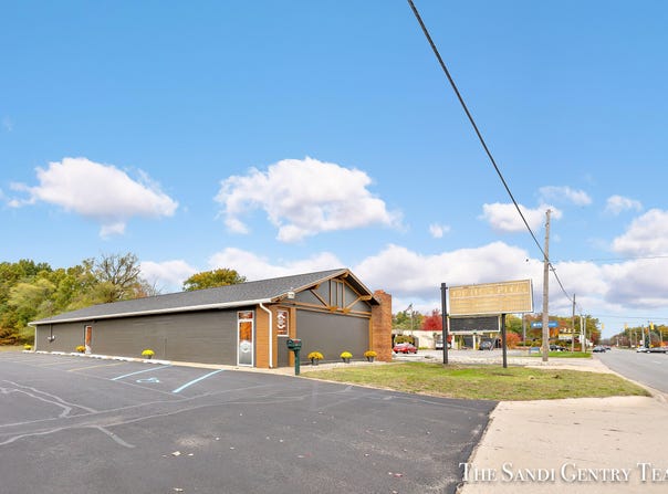 1343 Whitehall Road, Muskegon, MI 49445