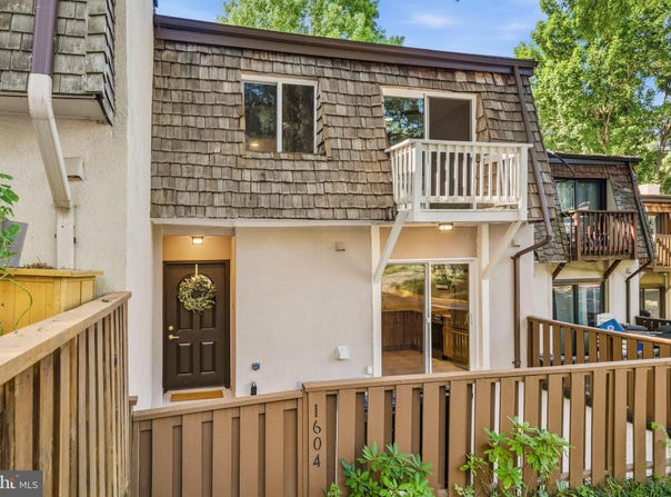 1604 VALENCIA Way, RESTON, VA 20190