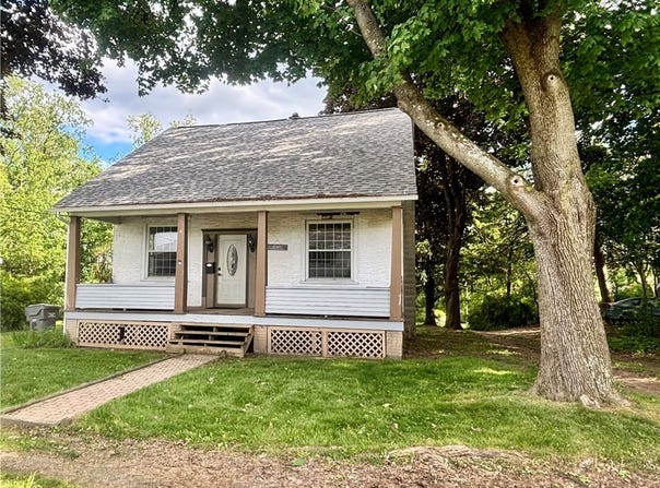 1713 W 8th St, Patterson Twp, PA 15010