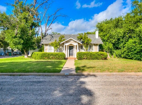 321 S Adams St, San Angelo, TX 76901