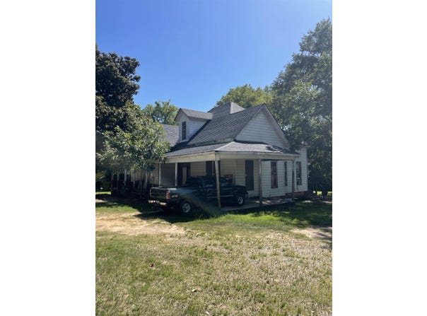 202 S 4th Street, Nashville, AR 71852