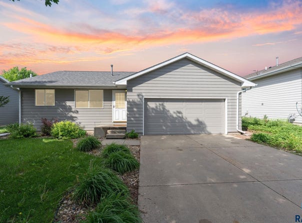 4413 W Peacock Dr, Sioux Falls, SD 57107