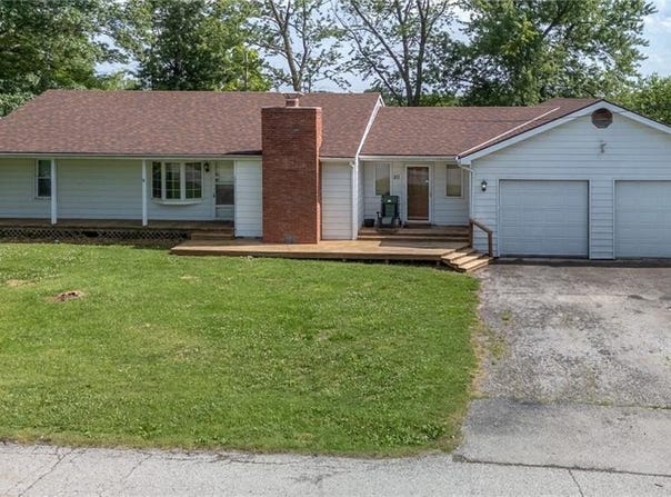 211 Southside Court, Excelsior Springs, MO 64024