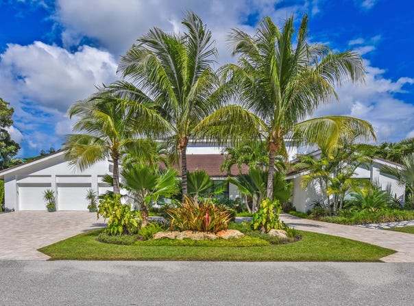 4561 OAK TREE Court, Delray Beach, FL 33445