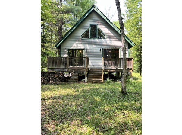 704 Sawyers Mills Road, Starks, ME 04911
