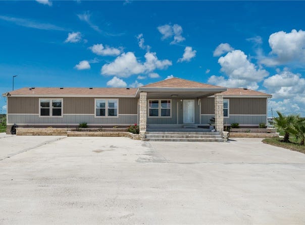 2319 Smith Rd., Aransas Pass, TX 78336