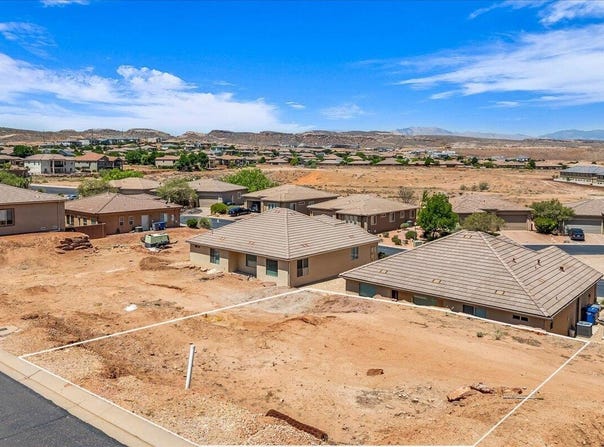 2661 Tonaquint DR, St George, UT 84770