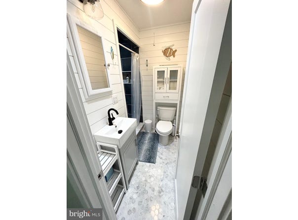 302 E BUTTERCUP ROAD, WILDWOOD, NJ 08260