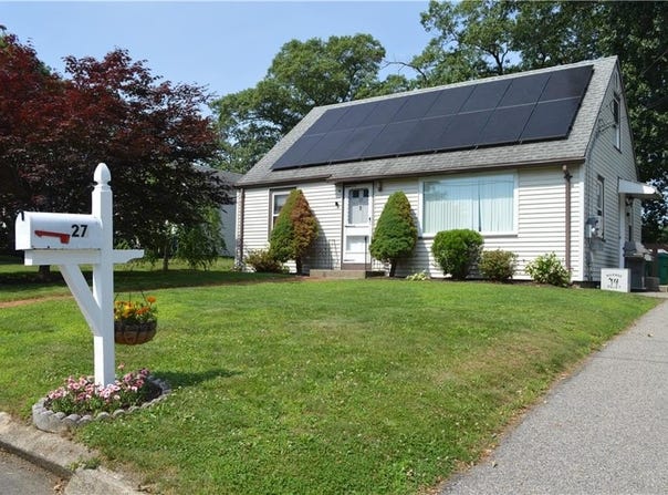 27 Observatory Road, Warwick, RI 02888