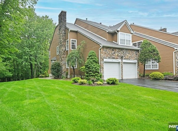 54 Hunter Road, North Haledon, NJ 07508