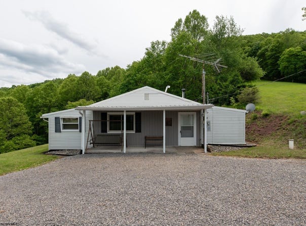 2302 Red Rock Road, Rowlesburg, WV 26425