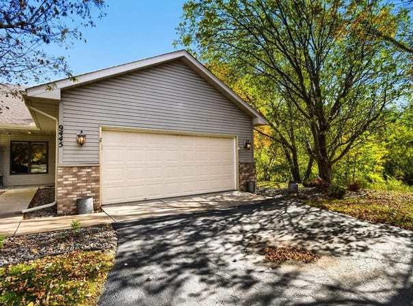 9445 Winslow N, Maple Grove, MN 55311