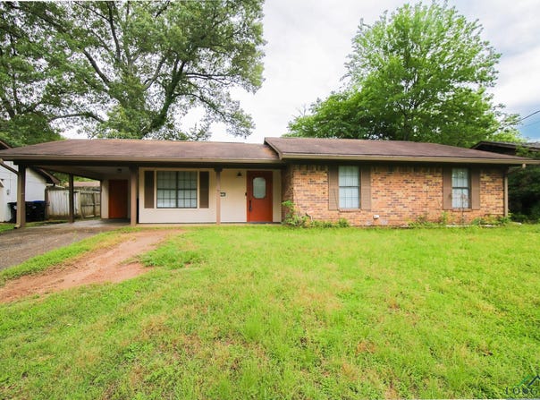 1216 America Dr, Longview, TX 75604