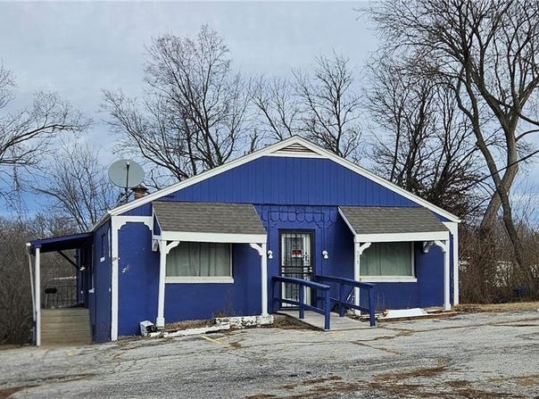 9710 E US 40 Highway, Independence, MO 64055