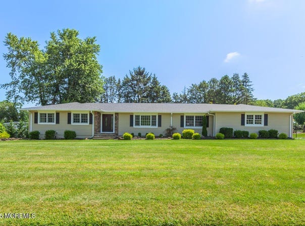 9 Theresa Drive, Holmdel, NJ 07733