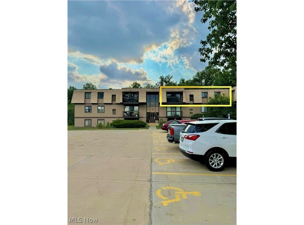 9911 Sunrise Boulevard, North Royalton, OH 44133