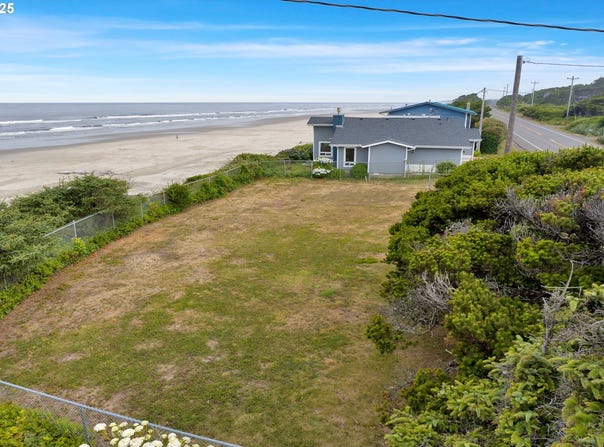 3692 SW PACIFIC COAST HWY, Waldport, OR 97394