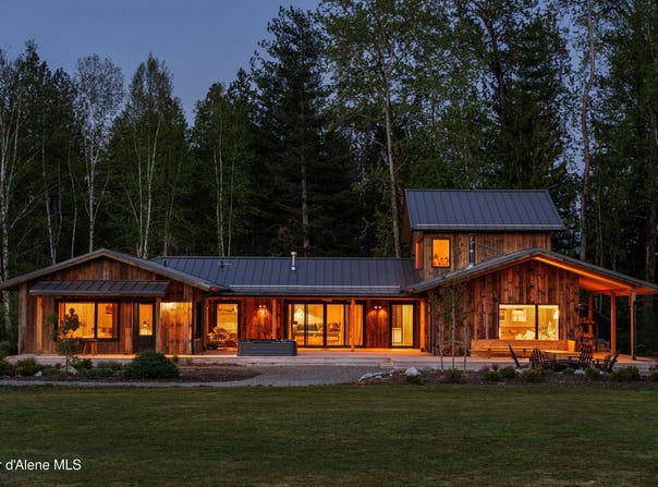 202 Siskin Ln, Sandpoint, ID 83864