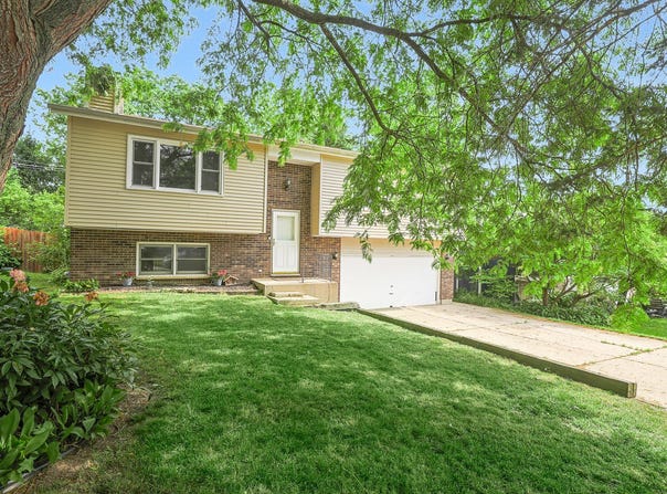 3110 Still Hill Drive, McHenry, IL 60050