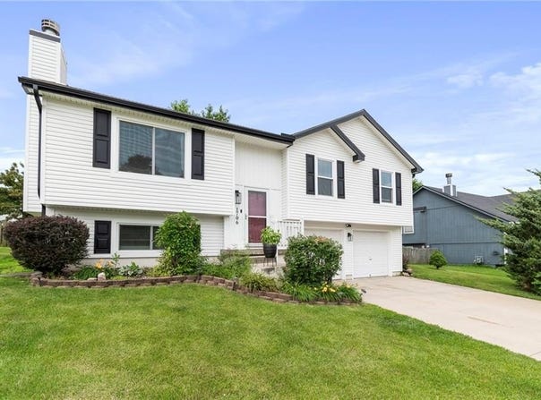 1706 Clear Creek Drive, Kearney, MO 64060