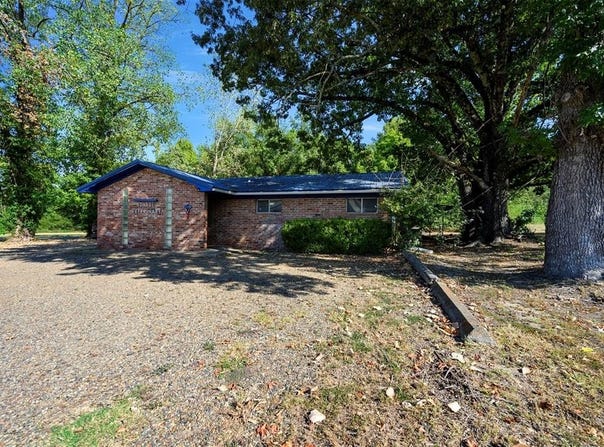 811 E Lincoln Road, Idabel, OK 74745