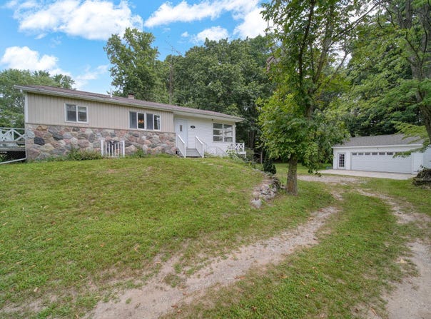 615 Brown Street, Grass Lake, MI 49240