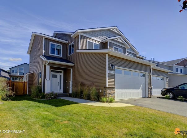 8759 Dry Creek Loop, Anchorage, AK 99502