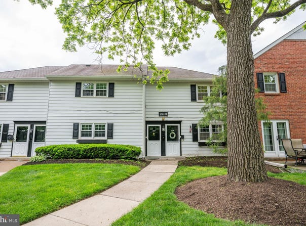207 YARDLEY COMMONS, YARDLEY, PA 19067