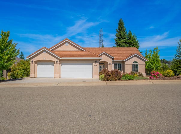 1005 Albion Avenue, Redding, CA 96003