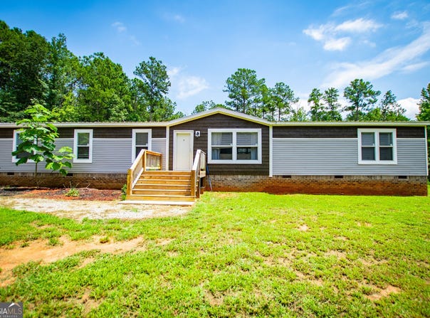 200 Duck Pond, Roopville, GA 30170