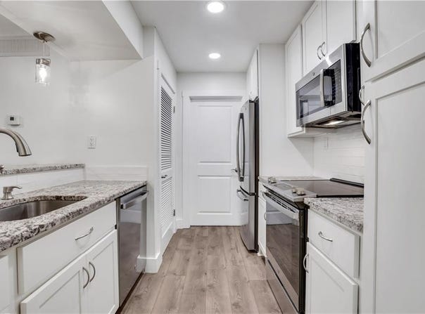 206 Tuxworth Circle, Decatur, GA 30033