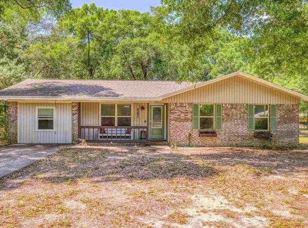 4281 Tomahawk Trl, Milton, FL 32583