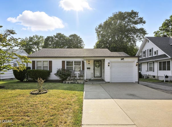 1739 S Garrison Avenue, Carthage, MO 64836